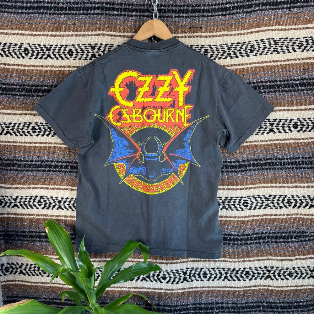 Ozzy Osbourne 1982 Decapitation Tour Reprint T-Shirt Changes Made in USA Large